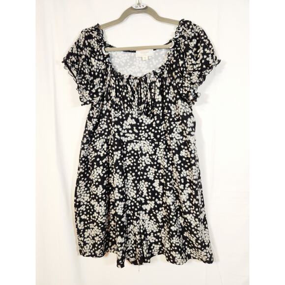 No Comment $44 1X Black Ditsy Daisy Allover Print Stretch Off Shoulder Romper - Picture 1 of 13